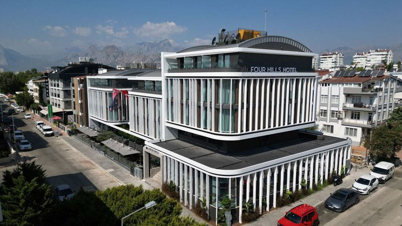 Hotel Four Hills Hotel