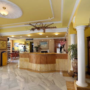 Hotel Manaus cazare El Arenal