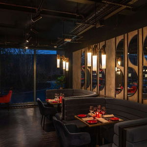 Hotel Radisson Red London Gatwick Airport cazare Crawley