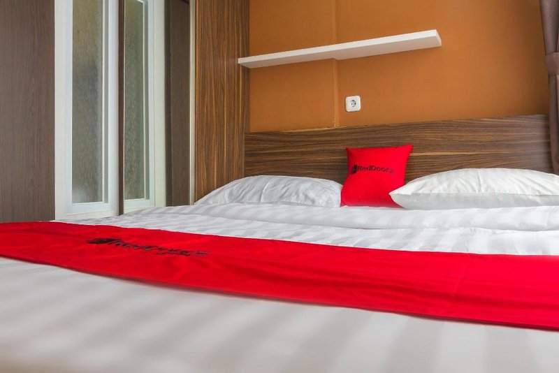 Hotel Reddoorz Apartment @ Jarrdin Cihampelas