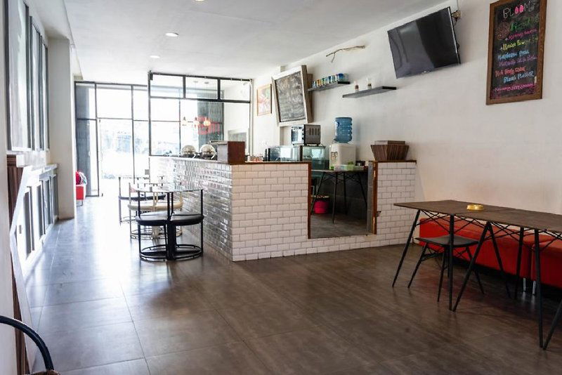 Hotel Reddoorz Near Setrasari Mall 4