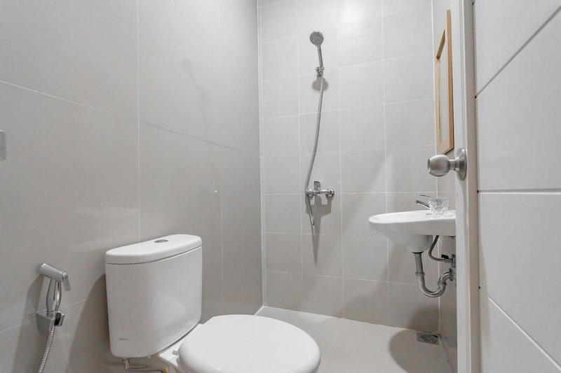 Hotel Reddoorz Plus @ Karapitan Street