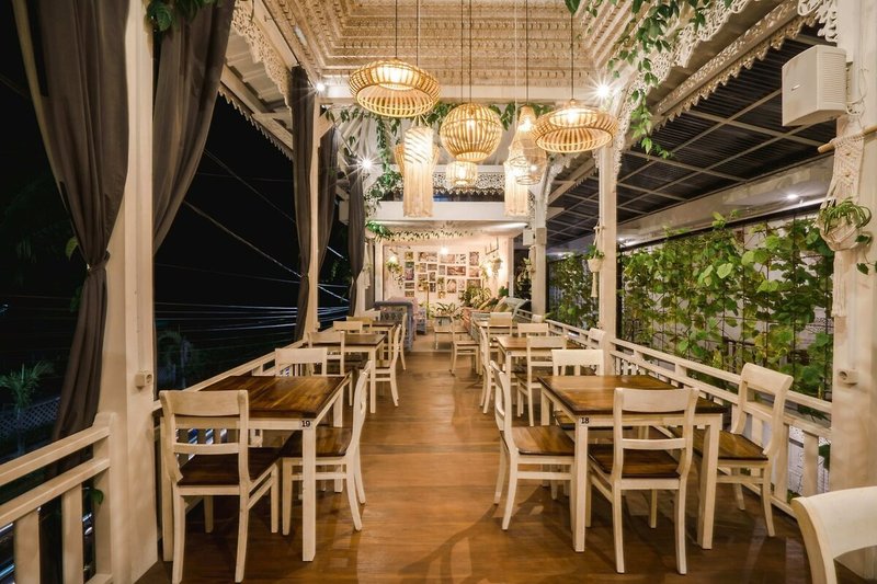 Mambo Beach Resort
