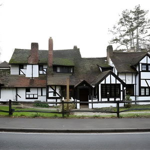 Hotel The Old House Inn cazare Copthorne