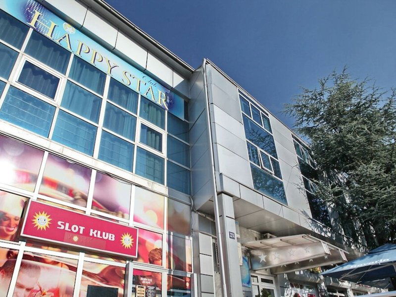 Hotel Happy Star Club