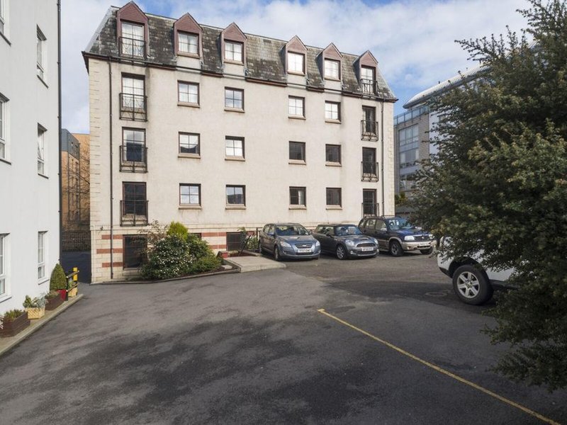 Premier Suites Edinburgh Fountain Court