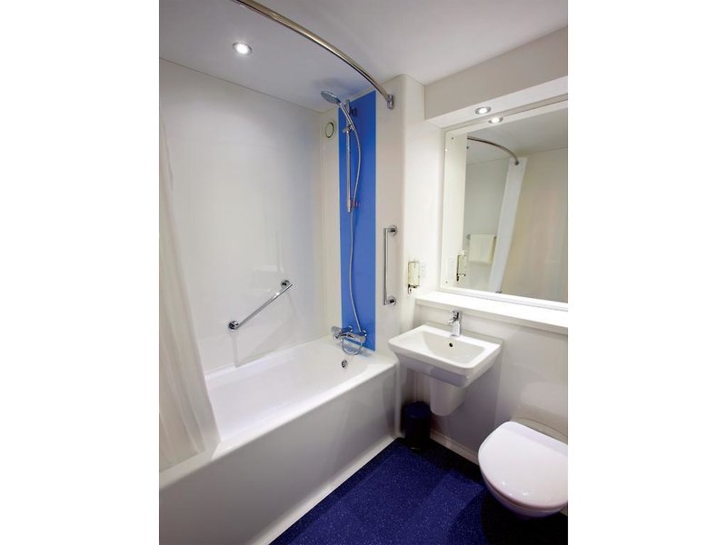 Travelodge Edinburgh Dreghorn