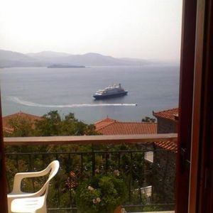 Hotel The Schoolmistress With The Golden Eyes cazare Mithymna