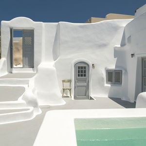 Sejur Aqua Serenity Santorini Luxury Suites vacanta Oia
