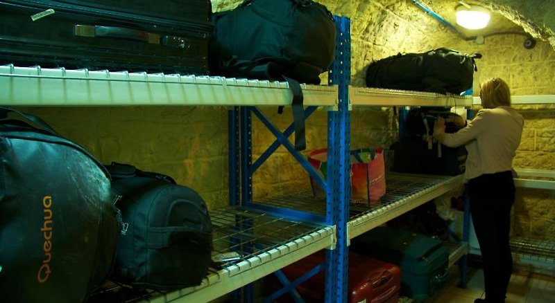 Bastille Hostel