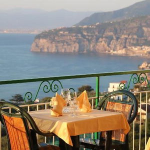 Hotel Hotel Il Nido cazare Sorrento