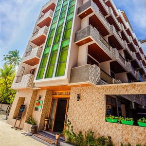 Hotel Triton Beach Hotel & Spa cazare Maafushi