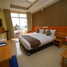 Hotel Ocean Retreat & Spa cazare Guraidhoo