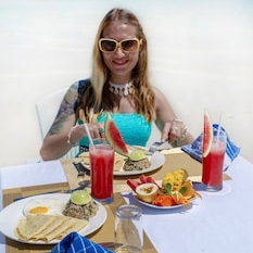 Hotel Ithaa Beach Maldives cazare Guraidhoo