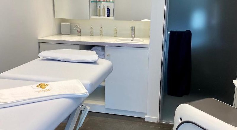 Hotel Hôtel Centre Nautique