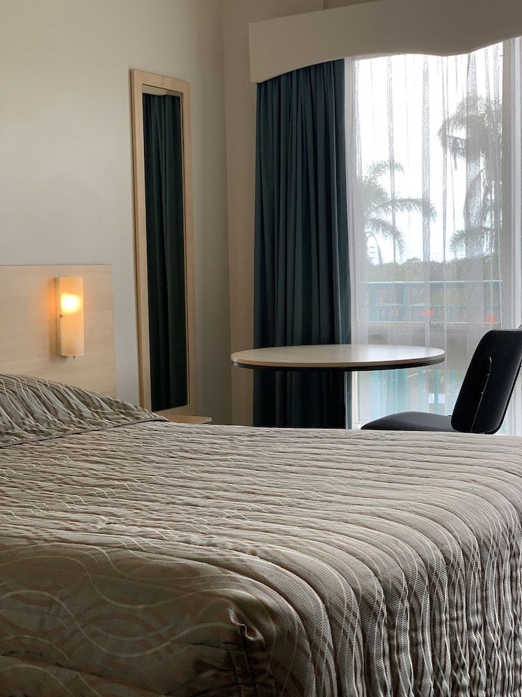 Hotel Shellharbour Resort