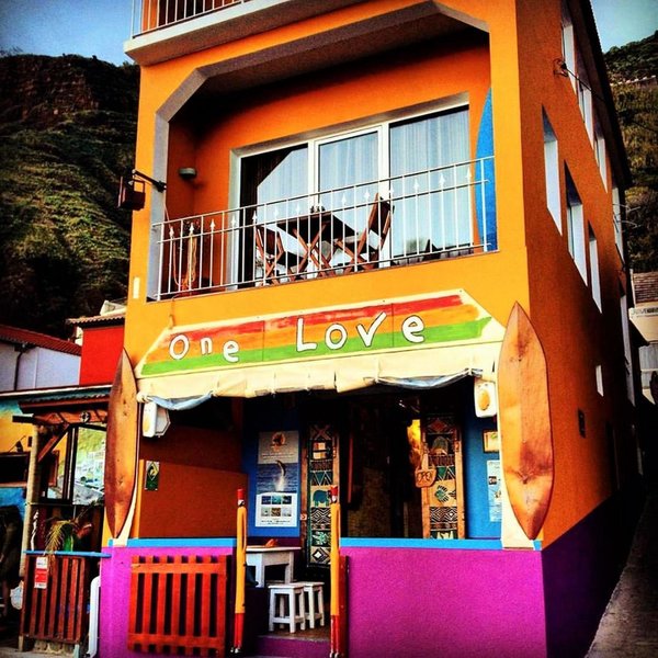 Hotel One Love Maktub