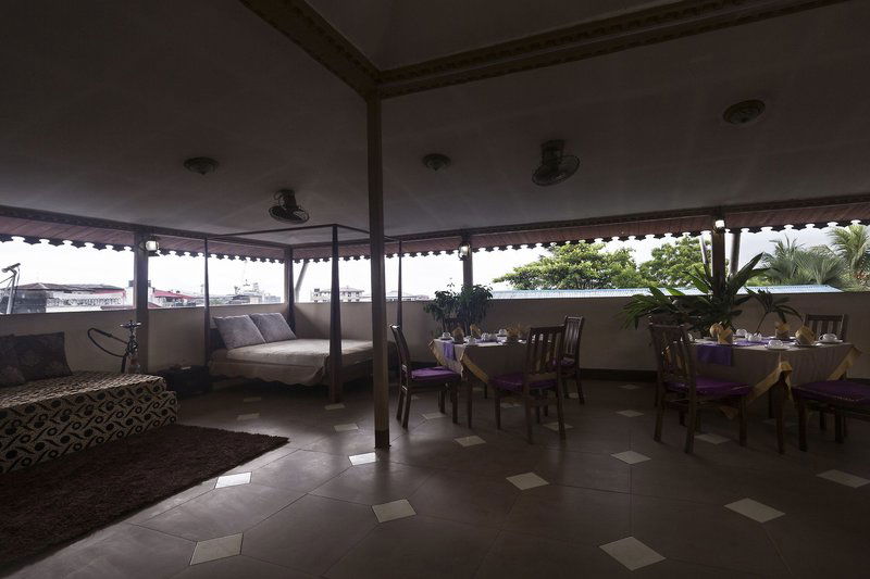 Hotel The Island Town Hotel