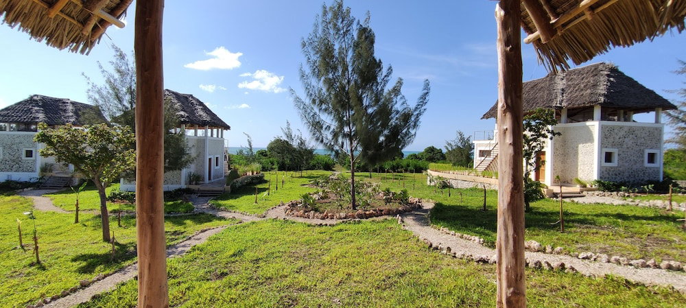 Hotel Amani Villas Nature Retreat