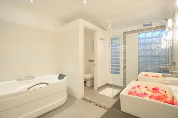 Esprit Libre Restaurant And Guest House