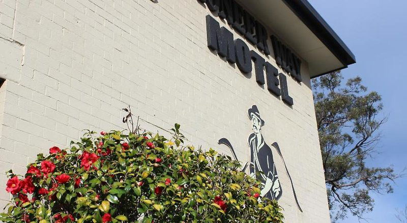 Hotel Pioneer Way Motel