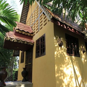 Hotel Lanna Saithong Resort cazare San Sai