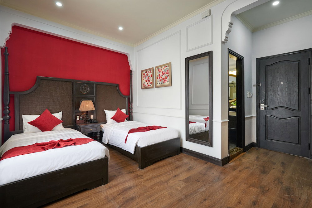 Manoir Des Arts Hotel