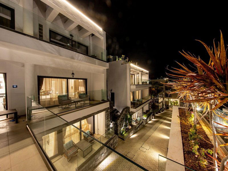 Hotel Beach Walk Luxury Suites