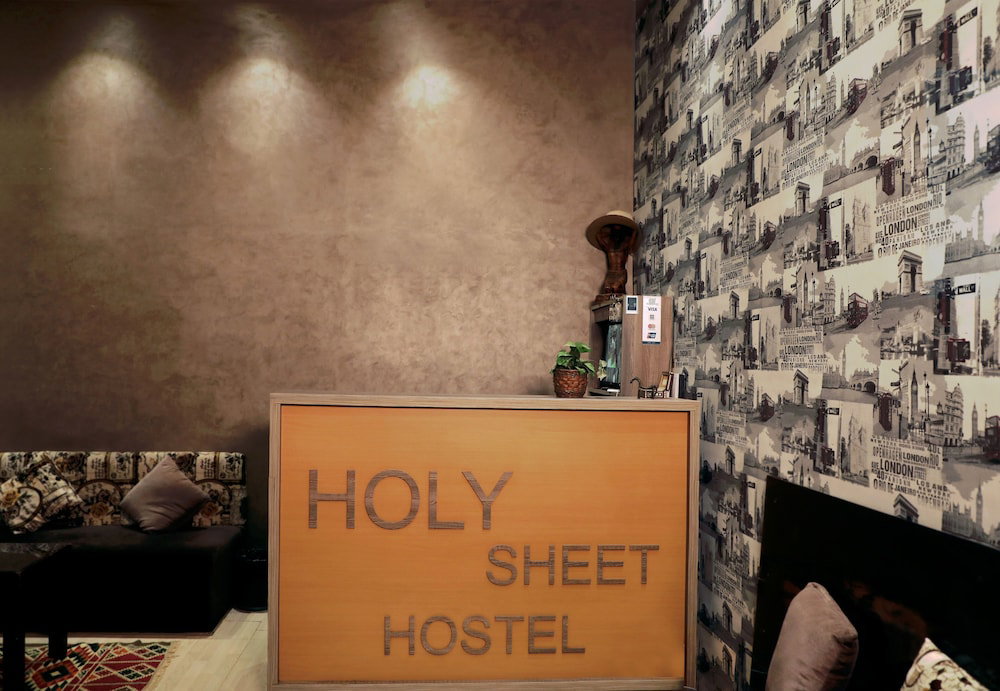 Hotel Holy Sheet Hostel
