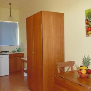 Sejur Paraktio Beach Apartments vacanta Kiotari