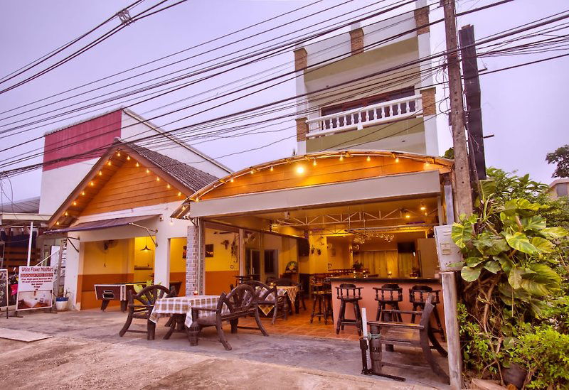 Hotel Hugs Guesthouse & Hostel