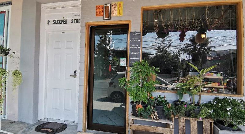 Hotel 8 Sleeper Street Hostel