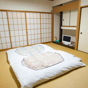 Hotel A-Yard cazare Ome