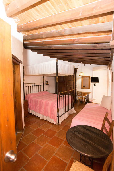 Linos Inn