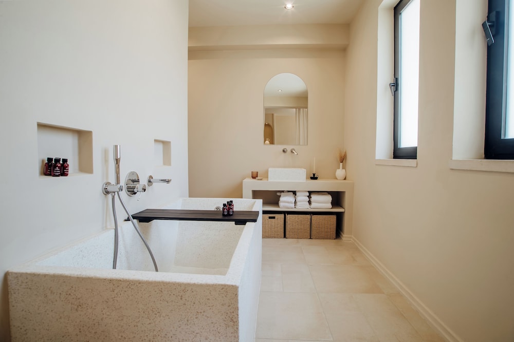 Thymises Boutique Hotel