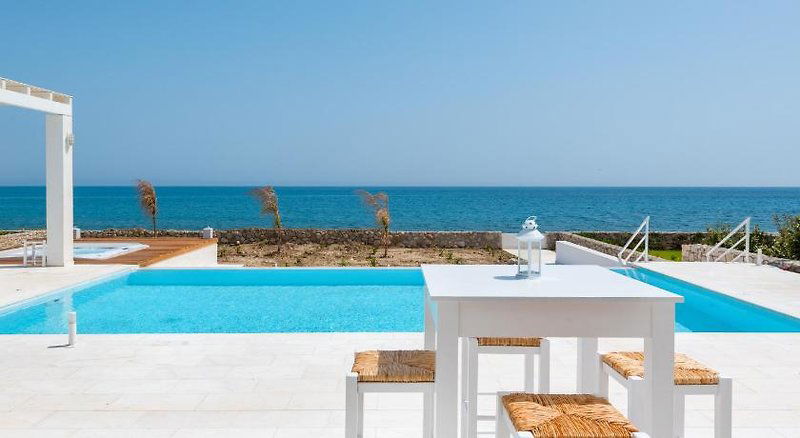 Hotel Maria & Nada Beachfront Villas