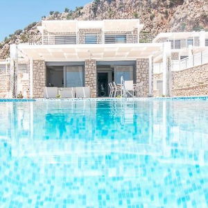 Sejur Francis & Gregorys Luxury Villas vacanta Afantou