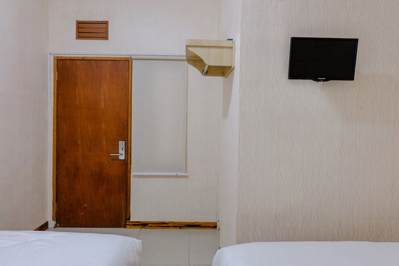 Hotel Dei Kost By Reddoorz