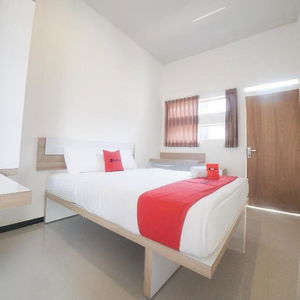 Hotel Reddoorz Syariah Near Transmart Mx Malang cazare Malang