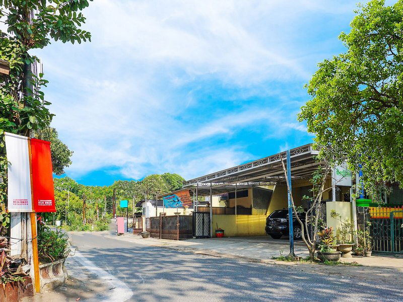 Hotel Oyo Flagship 90723 Berlima Guest House Syariah