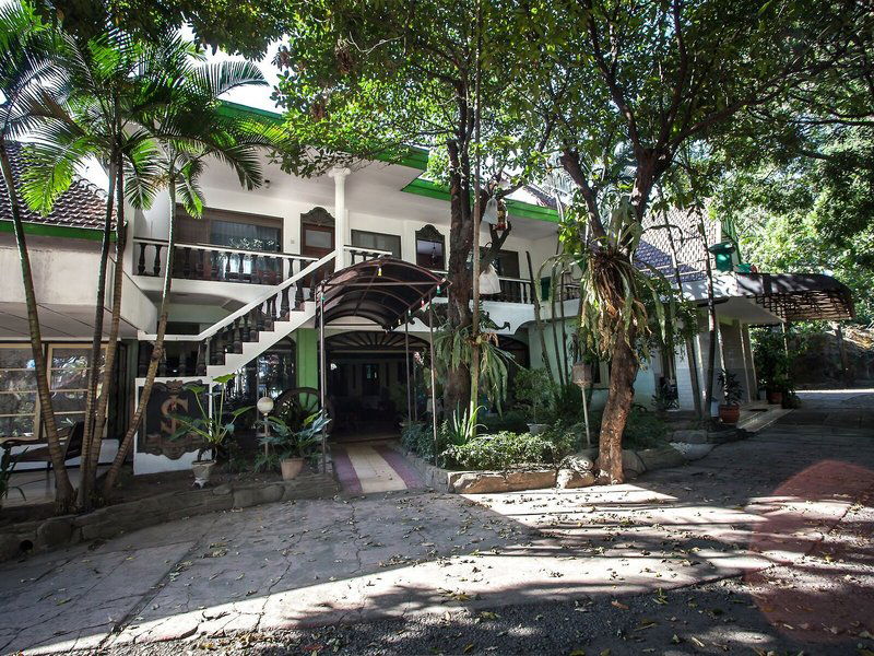 Hotel Reddoorz Near Balai Kota Malang