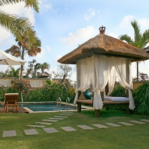 Hotel The Beverly Hills Bali cazare Ungasan