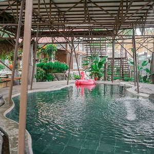 Hotel Villa Air Natural Resort cazare Lembang