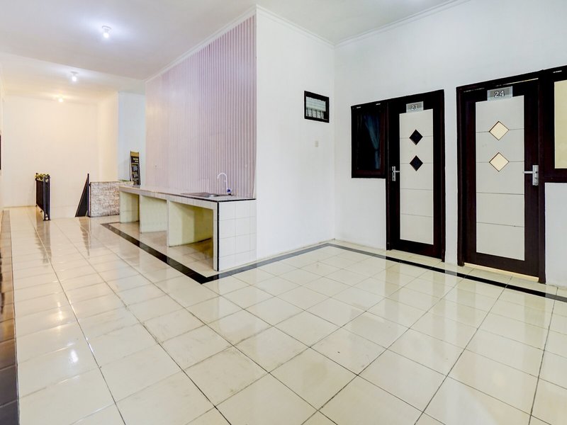 Hotel Oyo Flagship 90502 Holistay Malang New