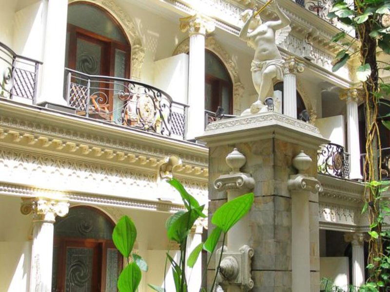 Hotel The Grand Palace