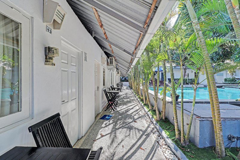 Hotel Capital O Kos 168