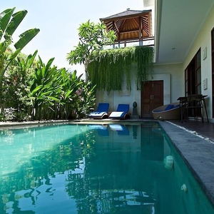 Hotel Villa Aurikari cazare Legian