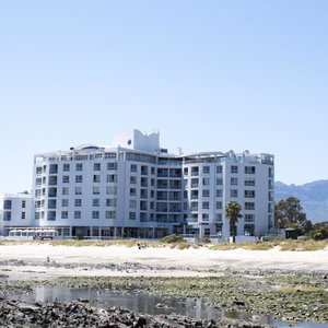 Hotel False Bay Inn cazare Strand