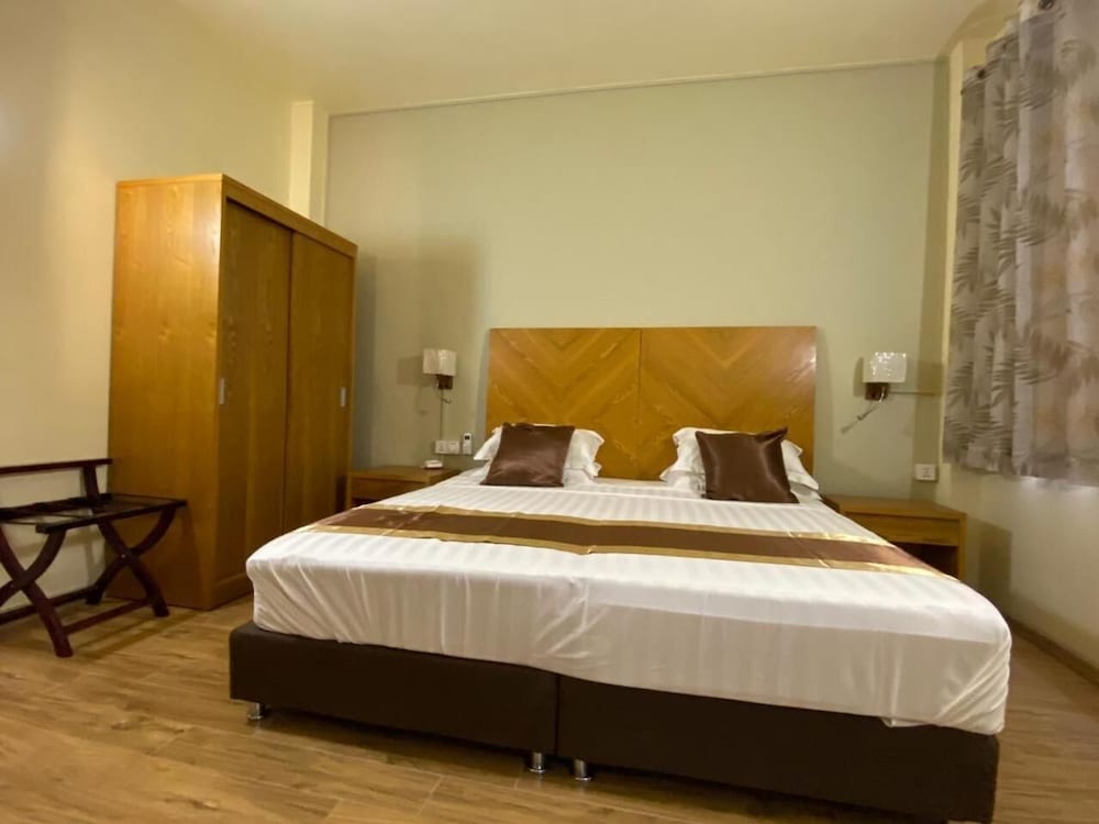 The Monalysa Suites And Residence