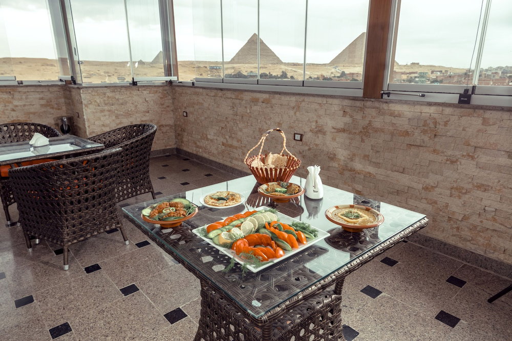 Hotel Brothers Pyramids View